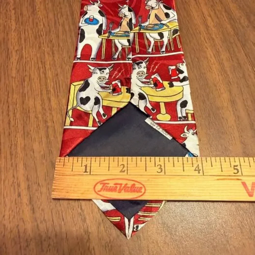 Quirky Cow Neck Tie